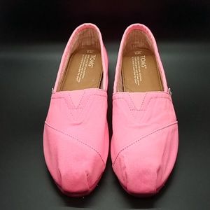 Tom's Woman Classic Slip-on Shoes Size 9 Vibrant Pink NWOT